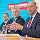 Wirtschaftsminister Wolfgang Tiefensee (SPD) spricht am 15.07.2015 bei der DMF Werkzeugbau GmbH in Nohra. Die Handwerkskammer Erfurt hatte mit der "Tour de Handwerk - Handwerk ist digital" zu einer Besichtigung von Handwerksbetrieben eingeladen.