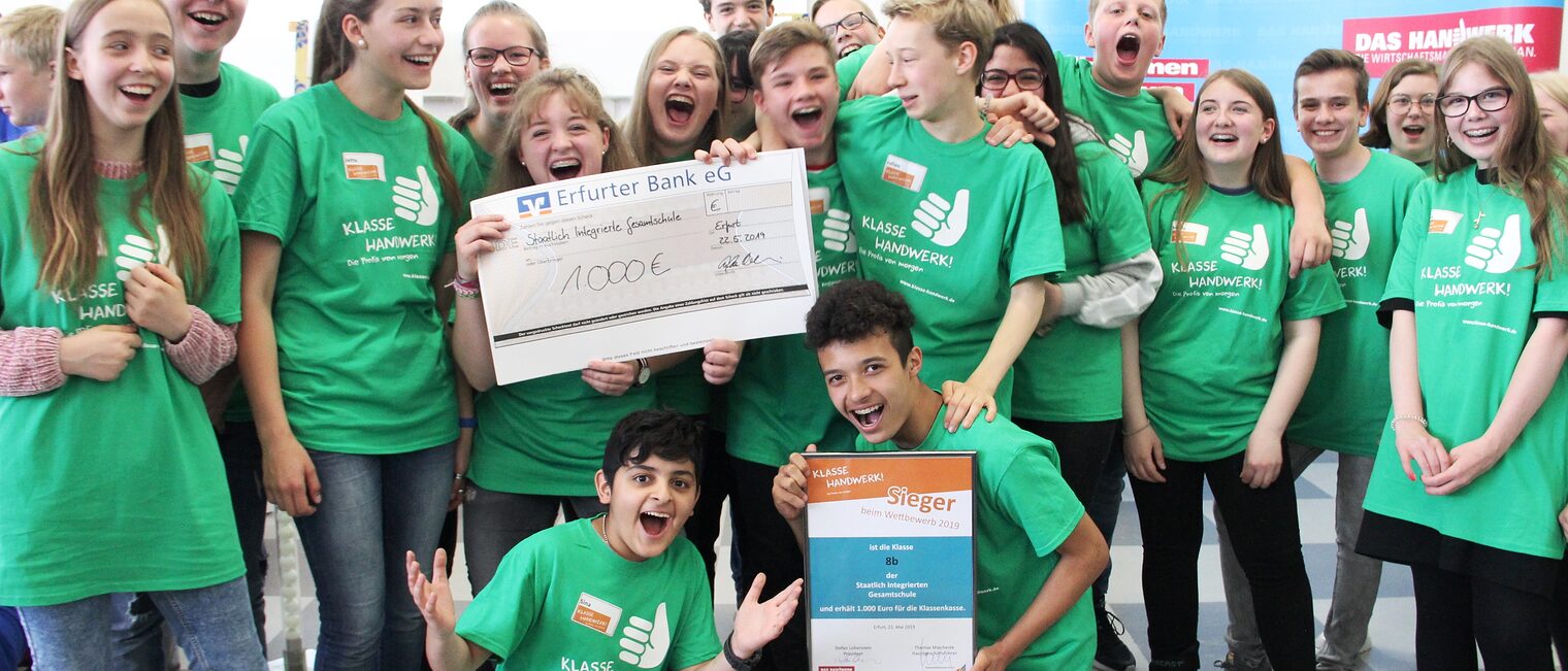 Drei Klassen kämpften im Finale 2019 um den Sieg des Schülerwettbewerbs "Klasse Handwerk". Um sich für das diesjährige Finale am 23. April 2020 zu qualifizieren, müssen die Schüler in einem Online-Wettbewerb bestehen. Drei Klassen kämpften im Finale 2019 um den Sieg des Schülerwettbewerbs "Klasse Handwerk". Um sich für das diesjährige Finale am 23. April 2020 zu qualifizieren, müssen die Schüler in einem Online-Wettbewerb bestehen.